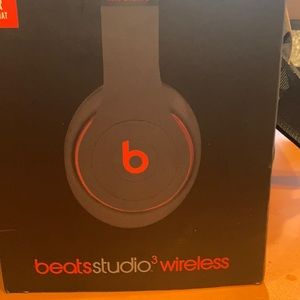 Beats studio three wireless headphones